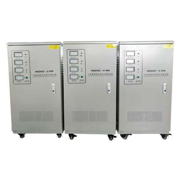 Sprzęt elektryczny Automatyczny regulator napięcia Avr Wydajność 30 kVA Wysoka wydajność pracy